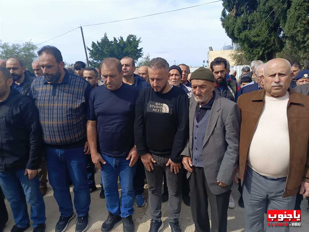 بلدة طربيخا شيعت الفقيدة الغالية الحاجة سكنة عبد الحسن فقية (إم سليمان الغول) الى مثواها الأخير في جبانة بلدة المعشوق _صور تصوير : وسام حسن