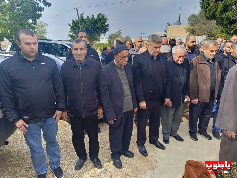 بلدة طربيخا شيعت الفقيدة الغالية الحاجة سكنة عبد الحسن فقية (إم سليمان الغول) الى مثواها الأخير في جبانة بلدة المعشوق _صور تصوير : وسام حسن
