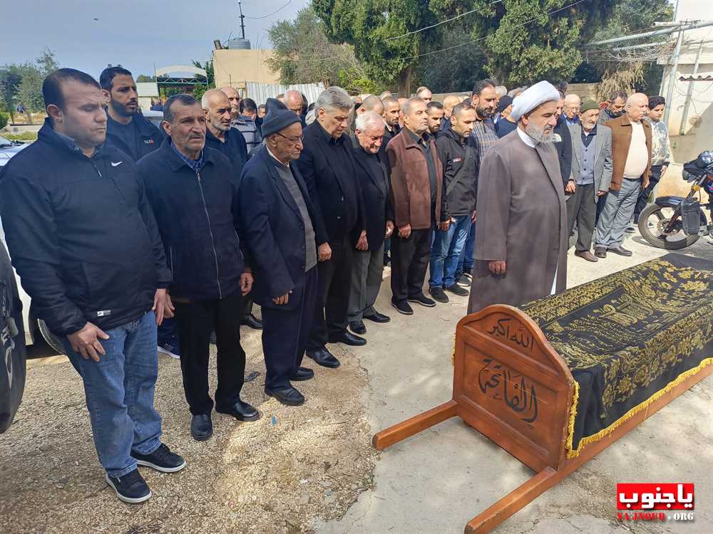 بلدة طربيخا شيعت الفقيدة الغالية الحاجة سكنة عبد الحسن فقية (إم سليمان الغول) الى مثواها الأخير في جبانة بلدة المعشوق _صور تصوير : وسام حسن