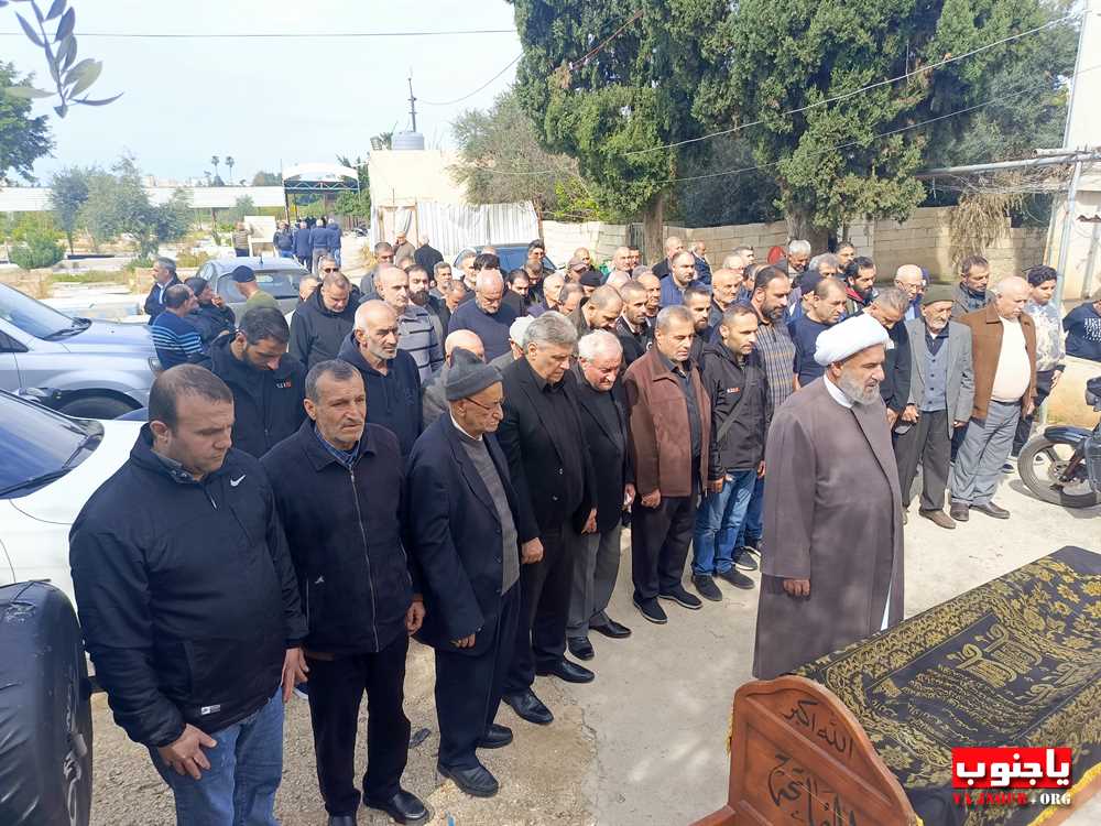 بلدة طربيخا شيعت الفقيدة الغالية الحاجة سكنة عبد الحسن فقية (إم سليمان الغول) الى مثواها الأخير في جبانة بلدة المعشوق _صور تصوير : وسام حسن