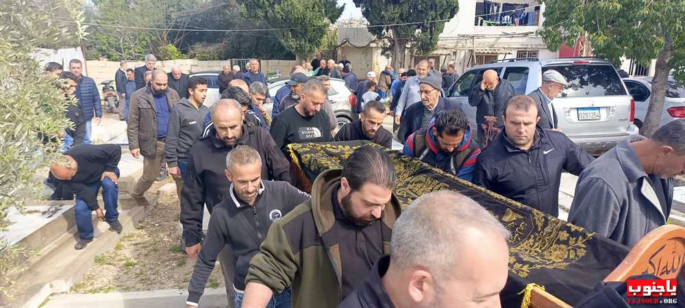 بلدة طربيخا شيعت الفقيدة الغالية الحاجة سكنة عبد الحسن فقية (إم سليمان الغول) الى مثواها الأخير في جبانة بلدة المعشوق _صور تصوير : وسام حسن
