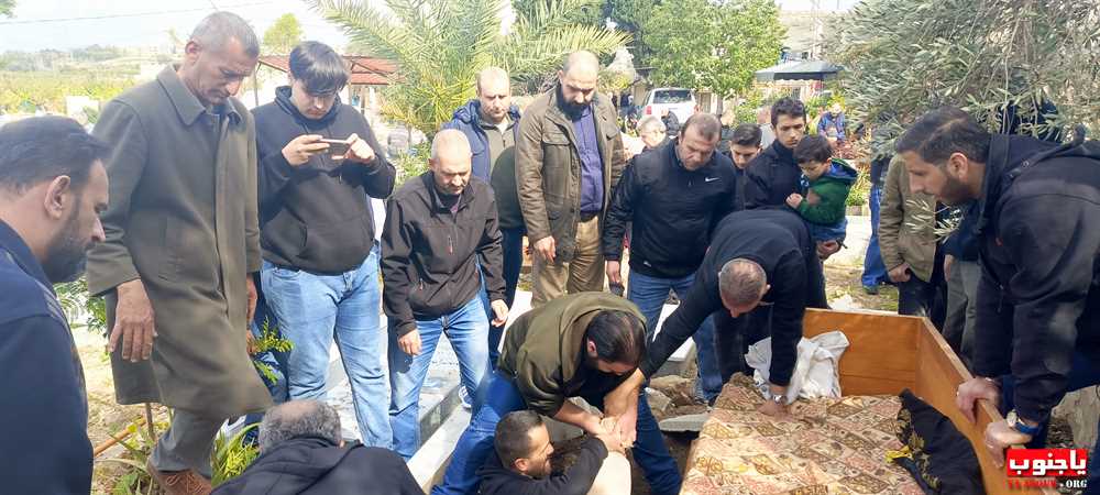 بلدة طربيخا شيعت الفقيدة الغالية الحاجة سكنة عبد الحسن فقية (إم سليمان الغول) الى مثواها الأخير في جبانة بلدة المعشوق _صور تصوير : وسام حسن