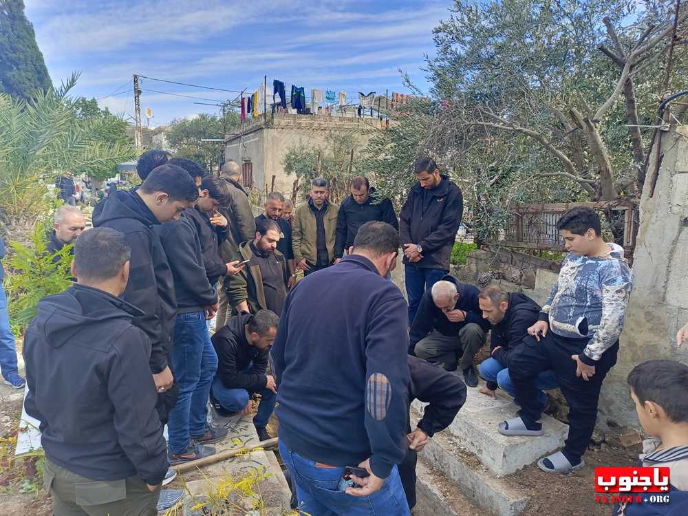 بلدة طربيخا شيعت الفقيدة الغالية الحاجة سكنة عبد الحسن فقية (إم سليمان الغول) الى مثواها الأخير في جبانة بلدة المعشوق _صور تصوير : وسام حسن