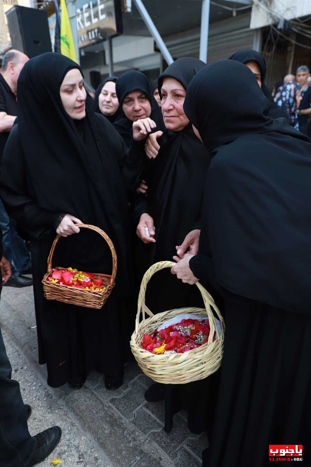 بلدة الصرفند الجنوبية : استقبال الشهيد محمد خليل عطيه في منزله  