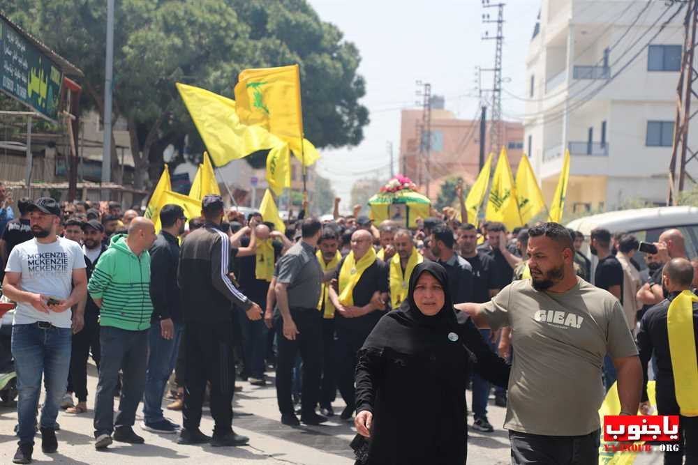 بلدة الصرفند الجنوبية : استقبال الشهيد محمد خليل عطيه في منزله  