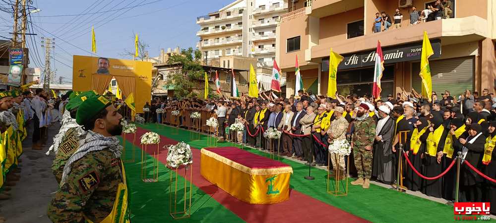 تشييع حاشد للشهيد على طريق القدس محمد خليل عطية في بلدة الصرفند الجنوبية 