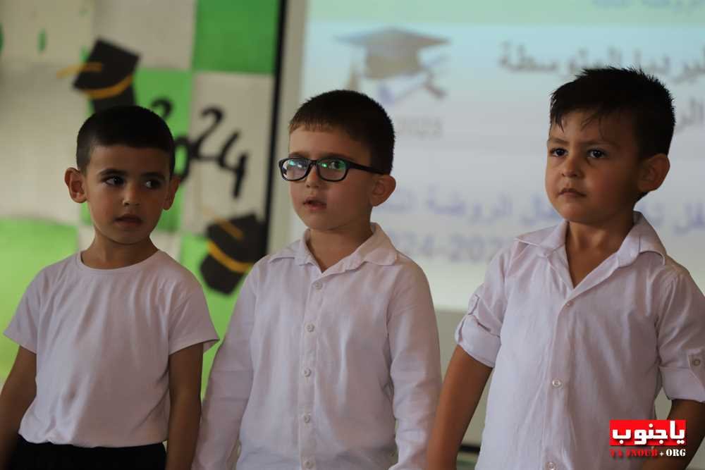 احتفال تربوي في مدرسة طيردبا المتوسطة الرسمية (250) صورة  تصوير : وسام حسن  الجزء الأول من الصور 