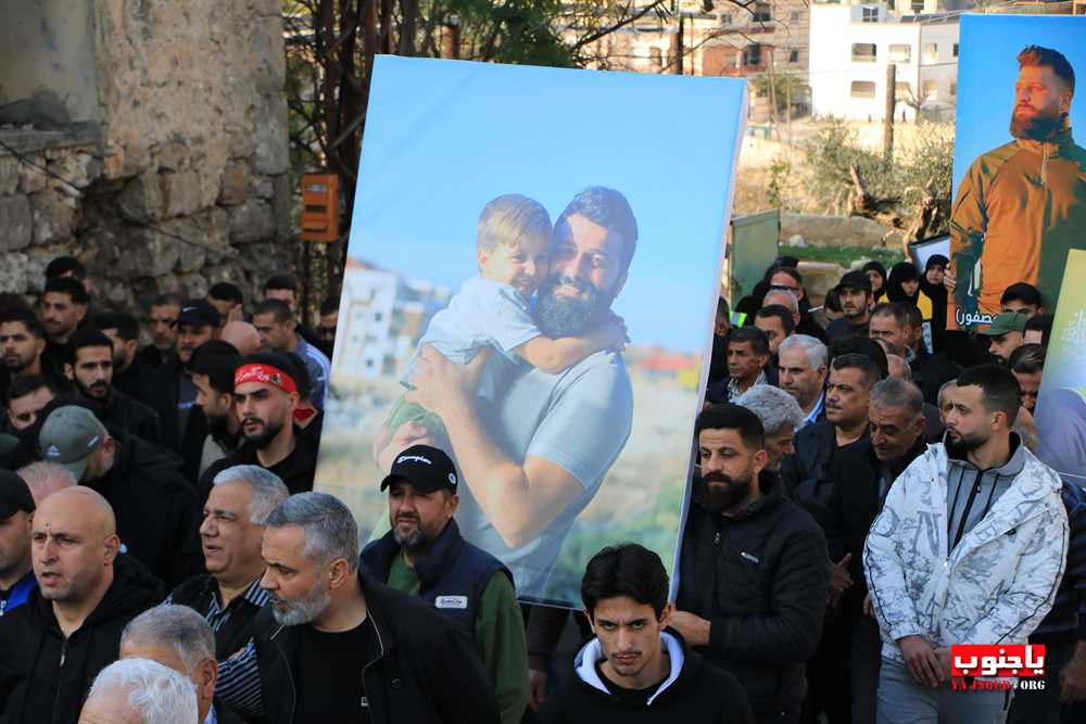 طيردبا : تشييع مهيب للشهيد المجاهد على طريق القدس حسن غسان حجازي 