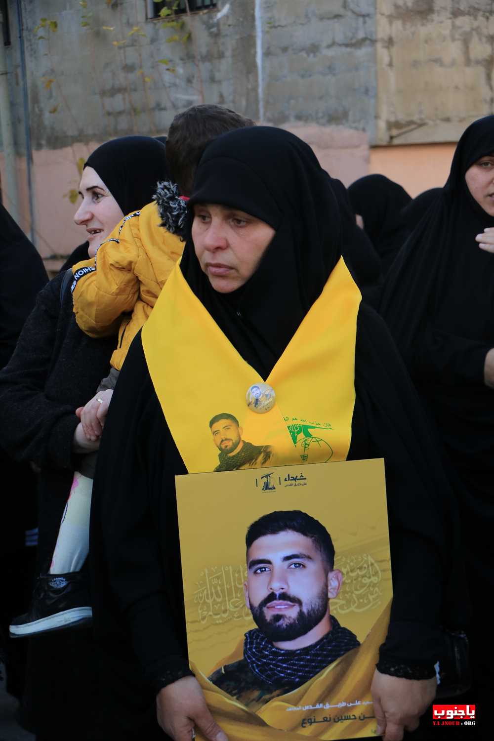 لقطات : بلدة طيردبا شيعت الشهيدين المجاهدين على طريق القدس عدنان يونس يونس و علي محمد زيات  