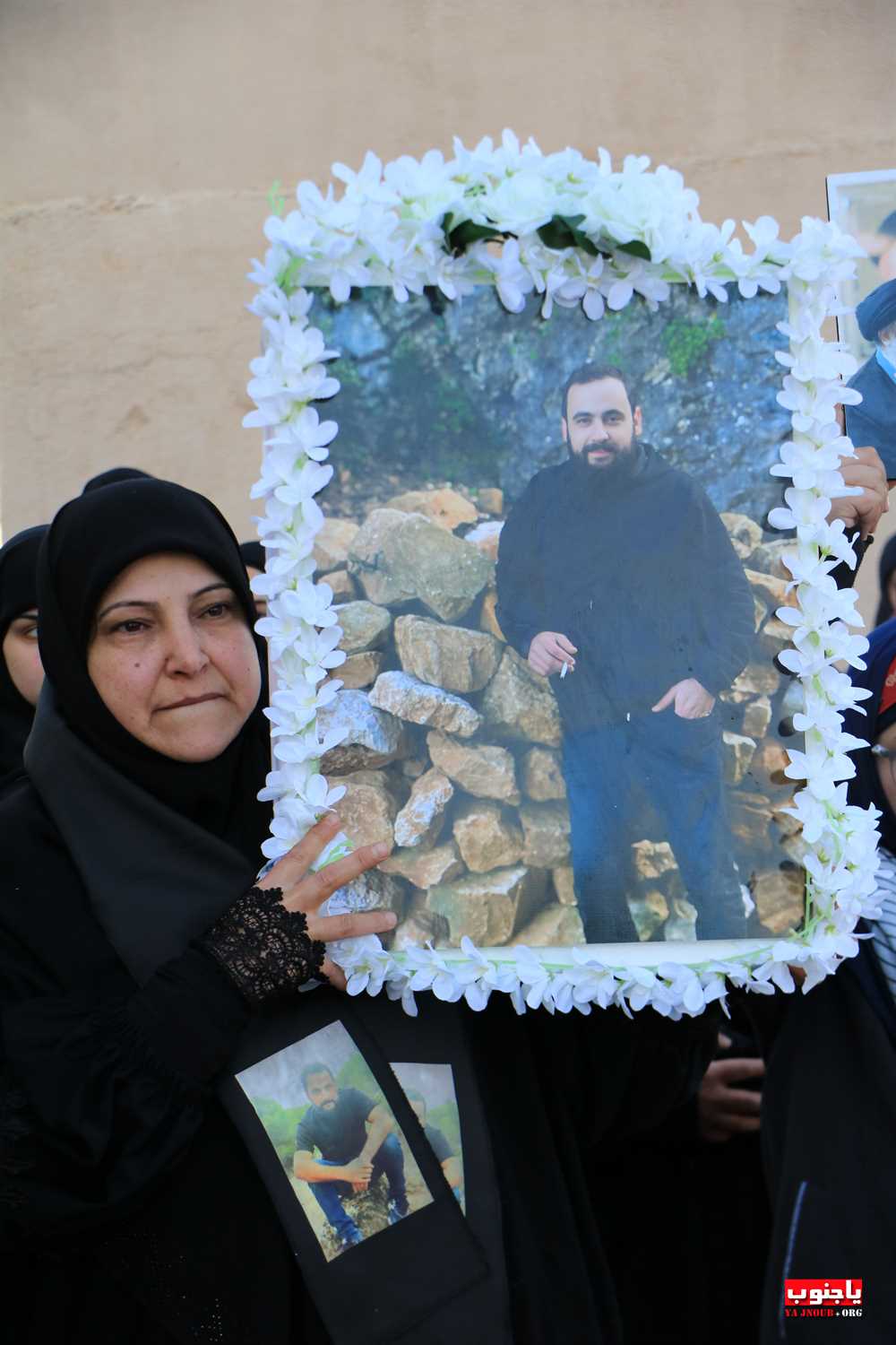 لقطات : بلدة طيردبا شيعت الشهيدين المجاهدين على طريق القدس عدنان يونس يونس و علي محمد زيات  