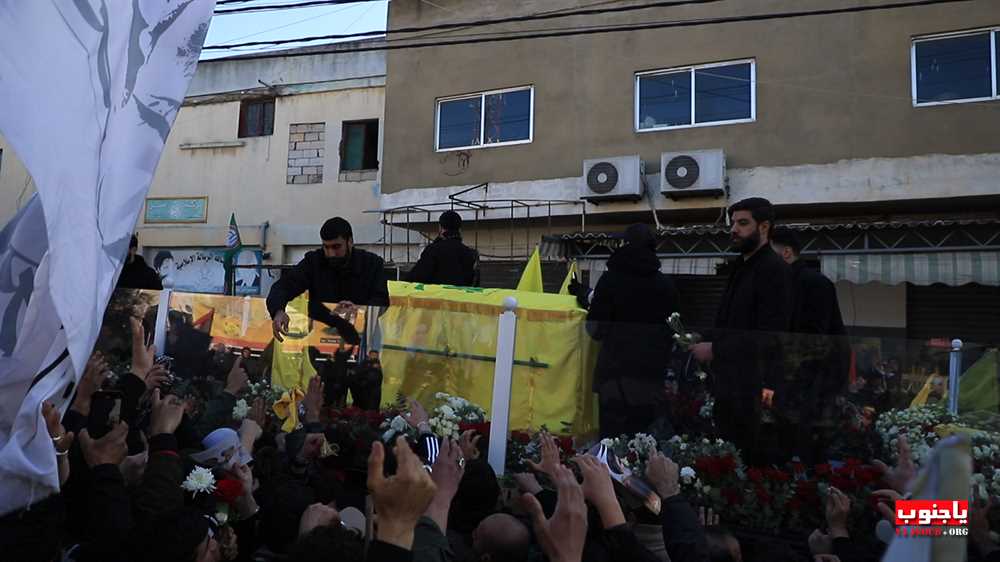 تشييع السيد هاشم صفي الدين في بلدته ديرقانون النهر الجنوبية وسط حضور رسمي وشعبي