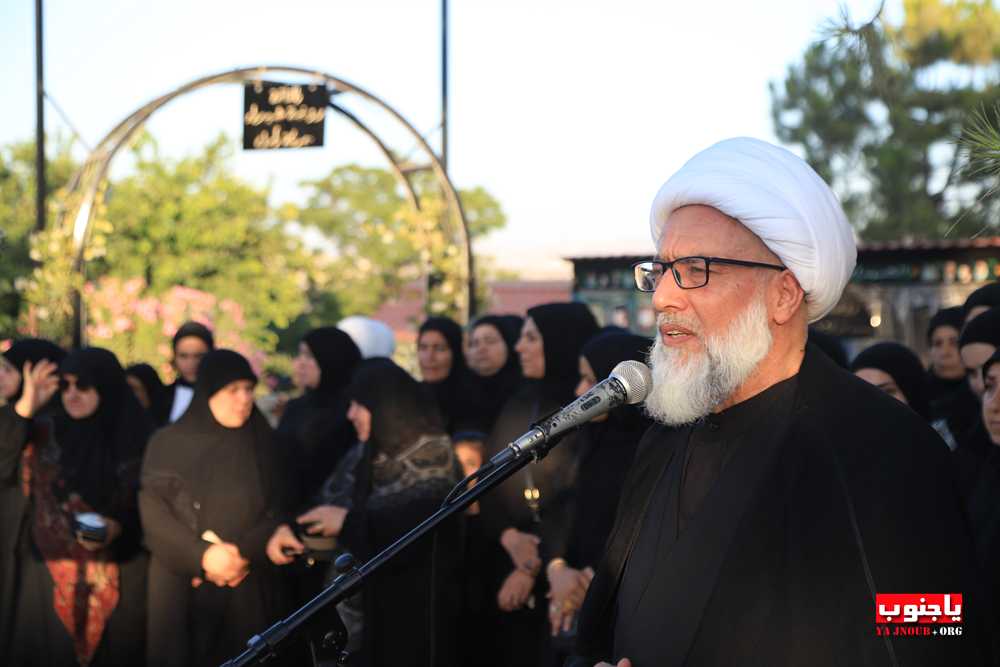 طيردبا مراسم رفع الراية الحسينية في باحة روضة الش@داء 