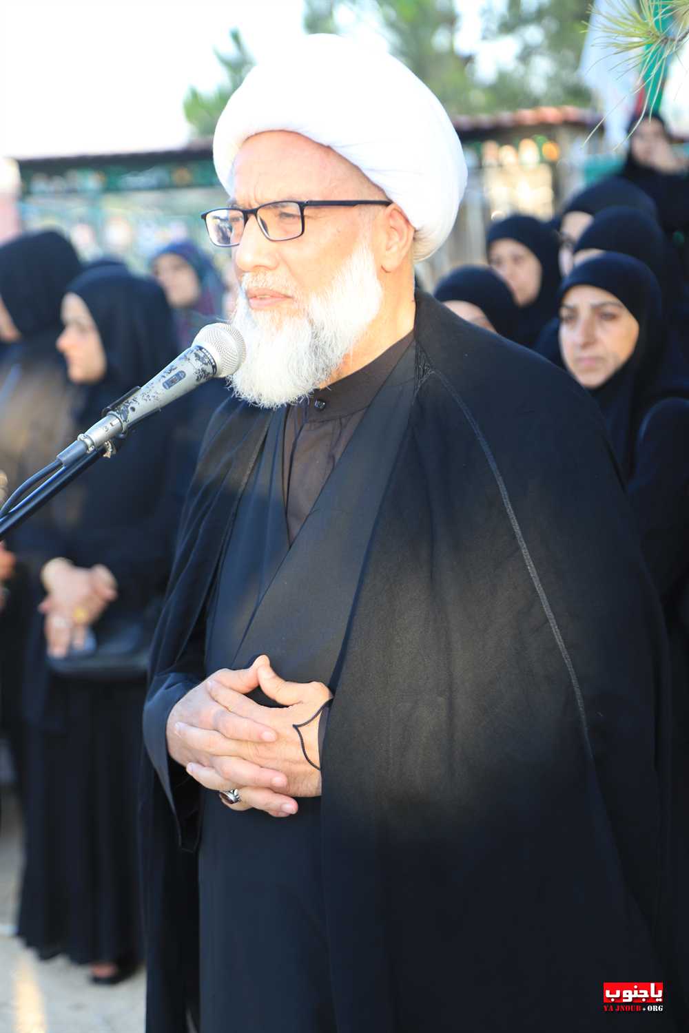 طيردبا مراسم رفع الراية الحسينية في باحة روضة الش@داء 
